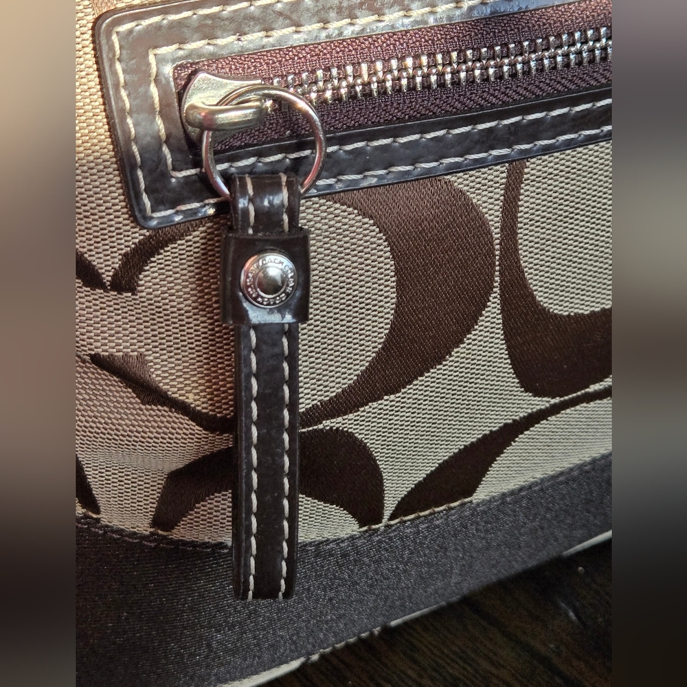 COACH NWT 2011 Signature Khaki And Brown Stripe File Bag - Picture 10 of 13